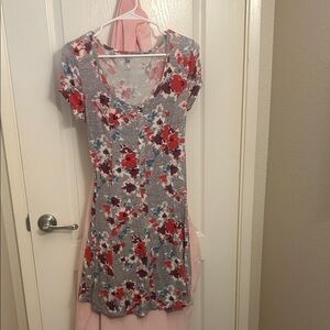 SO Floral Scoop-Neck Tee Dress in Gray with Red & Blue Accents